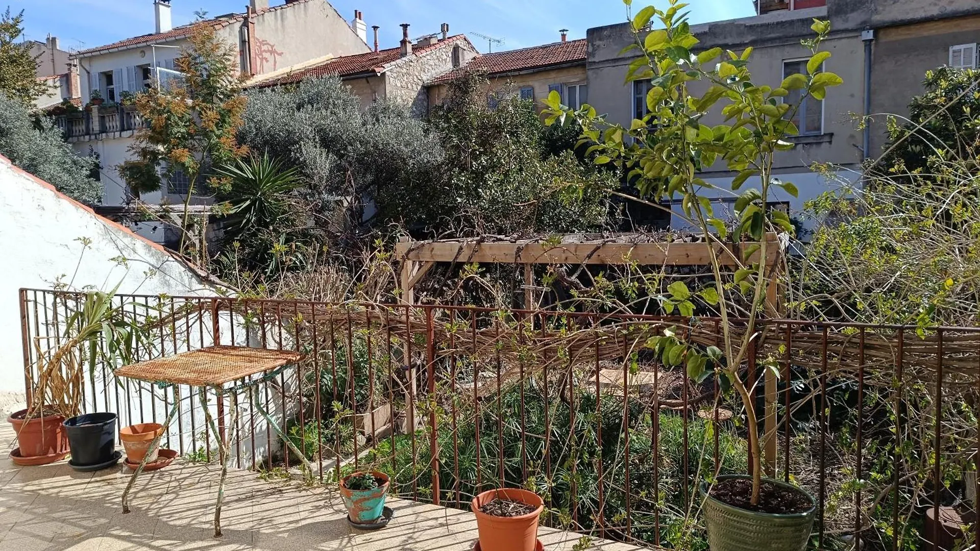 Chambre D'Hotes 2 Pers - Maison Avec Jardin Et Terrasse Pres De La Friche De La Belle De Mai Marseille Ubytování v soukromí